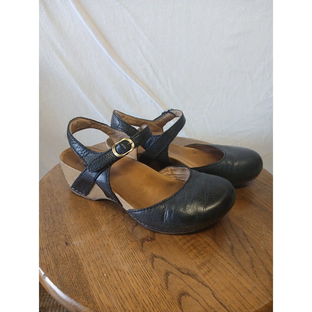 Dansko womens Tiffany closed toe wedge sandal mule clog black size EU 38 US 7.5